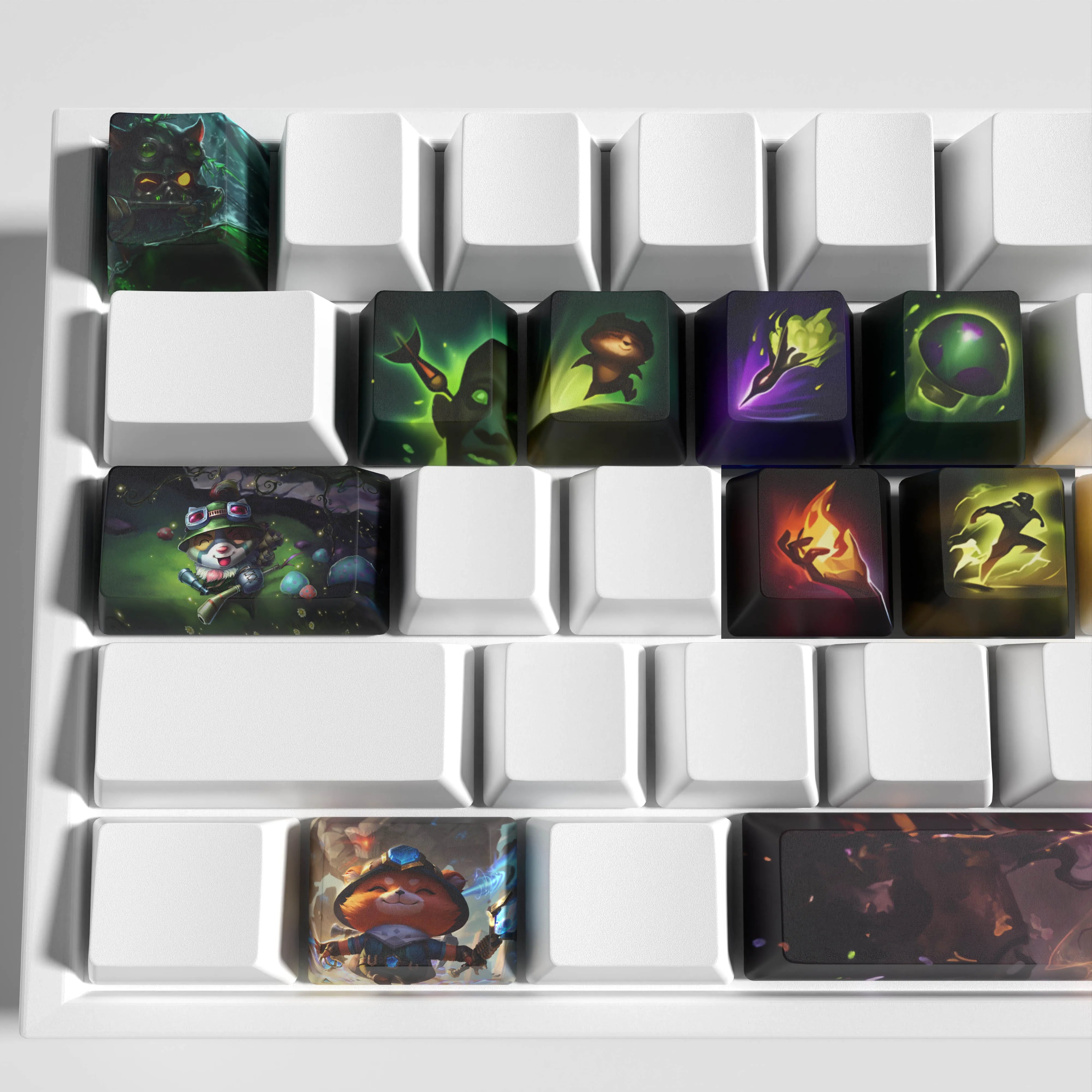 SPECIAL EDITION LEAGUE OF LEGENDS TEEMO KEYCAPS