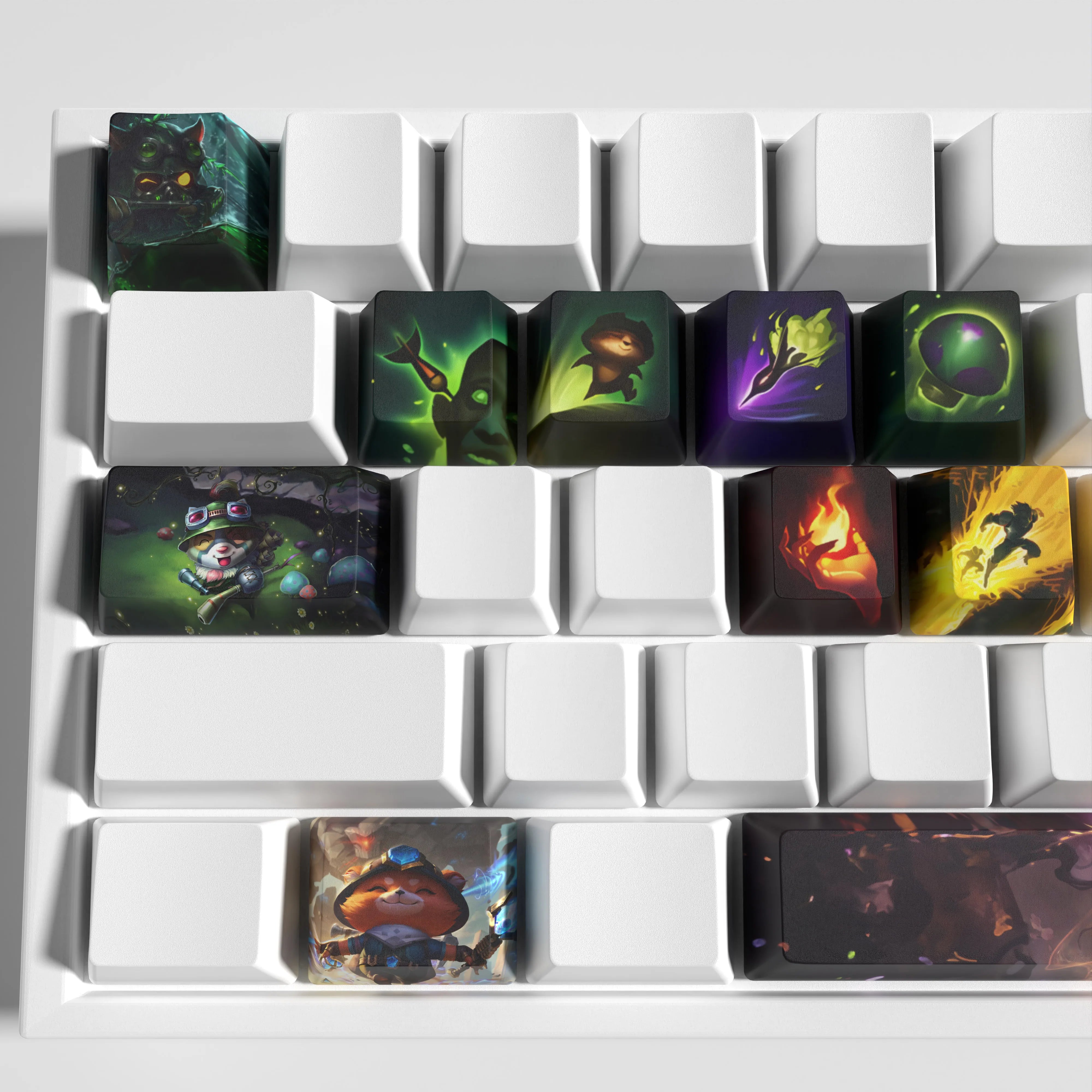 SPECIAL EDITION LEAGUE OF LEGENDS TEEMO KEYCAPS